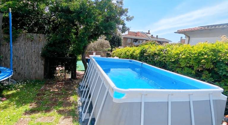 Villa with hot tub & pool — photo 4