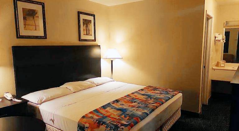 America's Best Inn - Macon — photo 2