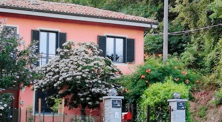 Beautiful vacation home with jacuzzi | Pet-friendly in Neive