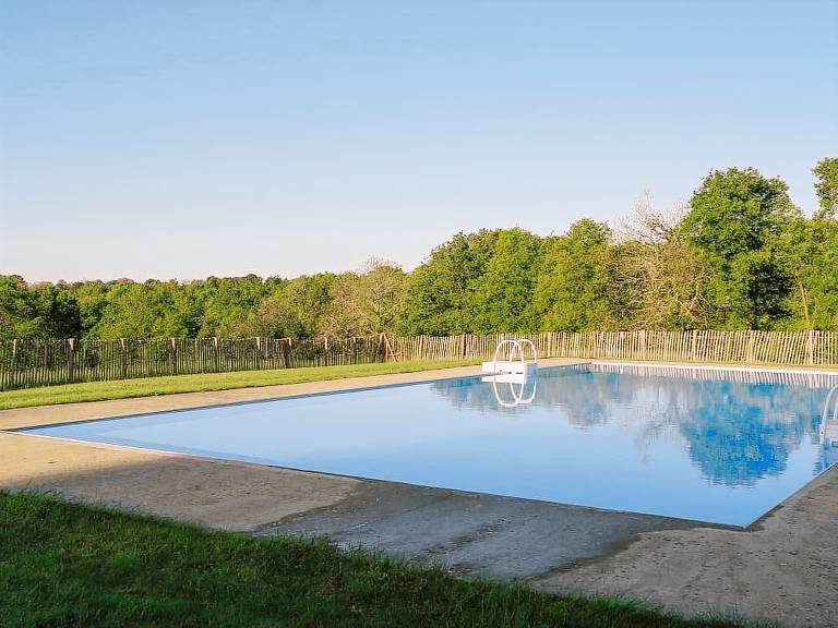 Gite with yard, pool & terrace — photo 3