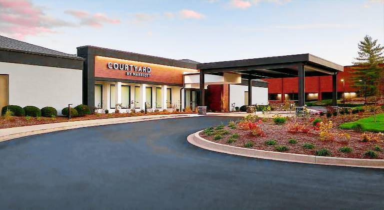 Courtyard by Marriott St. Louis Creve Coeur in Maryland Heights, MO