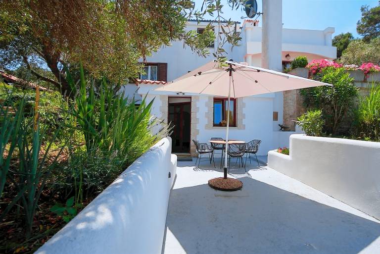 Rental apartment with terrace | Pet-friendly in Mali Losinj