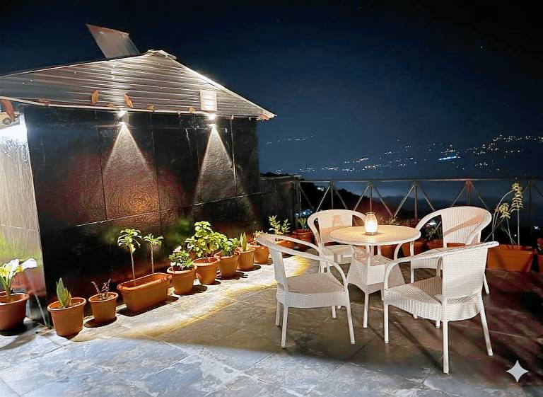 House with terrace & yard — photo 3