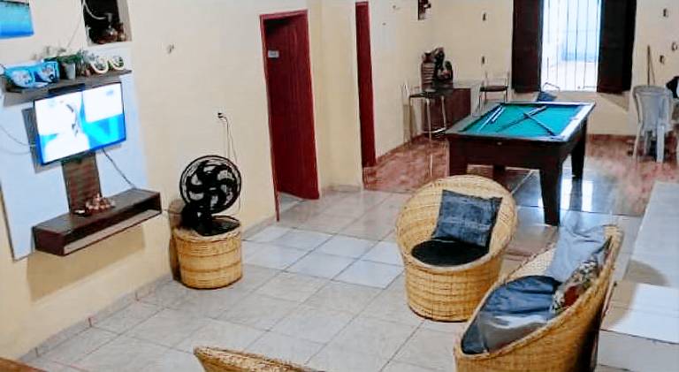 House with pool — photo 4