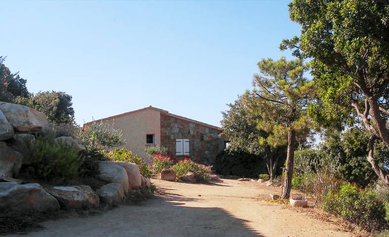 Fully equipped gite with garden, barbeque & pool | Sea view | Pets allowed — photo 3