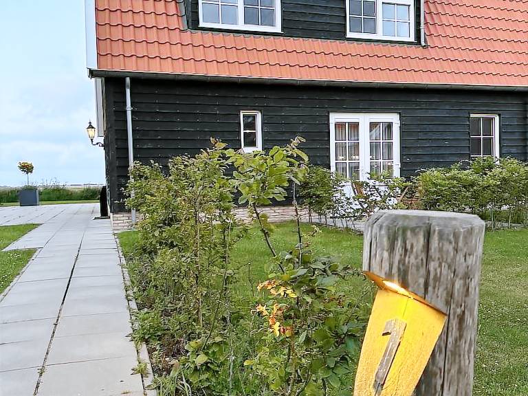 DNB 1778 2 Hotel Villa