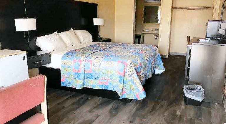 Deluxe Inn Kilgore — photo 2