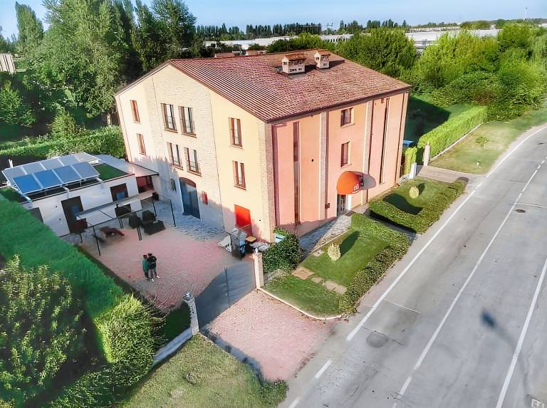 Serviced apartment with yard | Pet-friendly in Ferrara