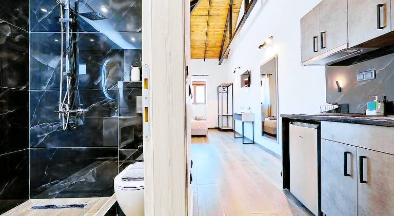4 Lemons Luxury Studios — photo 3