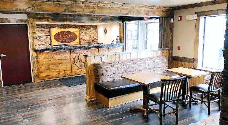 Clubhouse Inn — photo 5