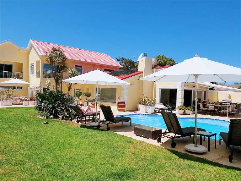 Leilighet  Rondebosch East
