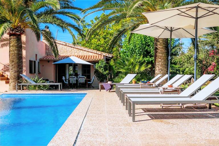 Children-friendly vacation home with yard, terrace & private pool | Mountain view | Perfect for remote work | Pet-friendly — photo 4