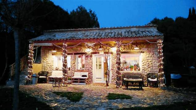 Wonderful cottage with patio, barbecue & pool | Mountain view | Dogs allowed — photo 4