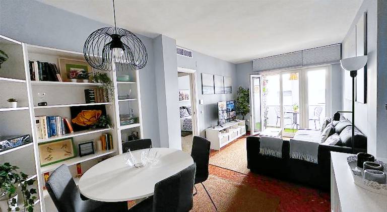 Holiday apartment with terrace — photo 2