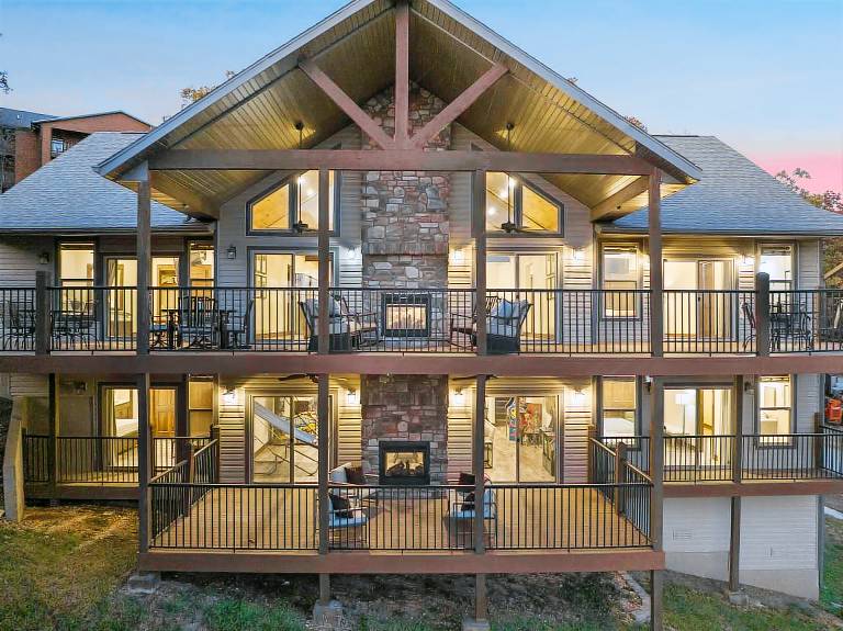House  Branson West