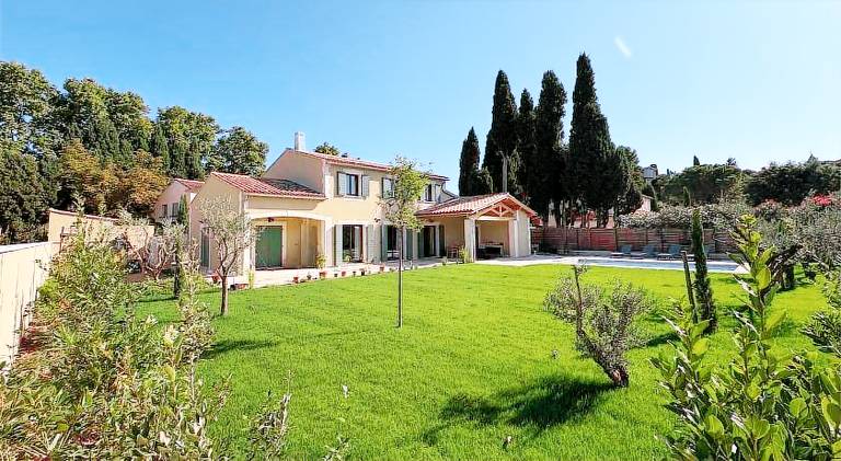 House with pool in Les Baux-de-Provence