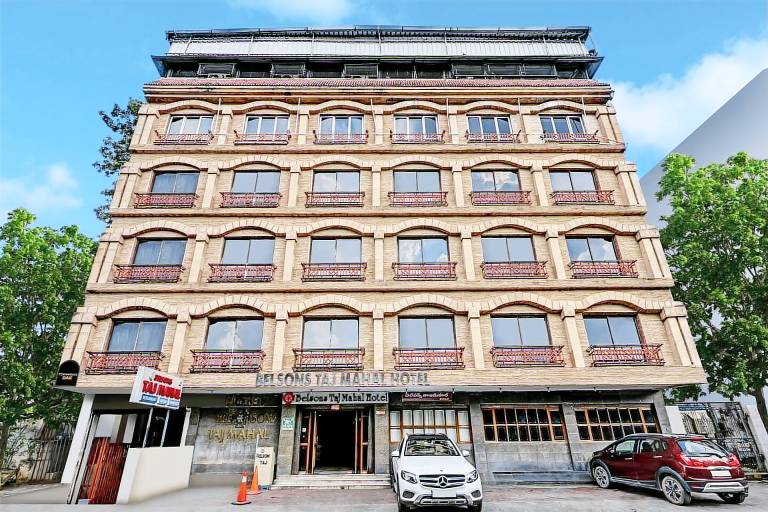 Super Townhouse OAK Hotel Belsons Taj Mahal