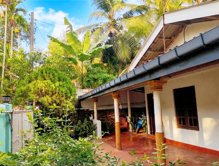 House with terrace in Weligama