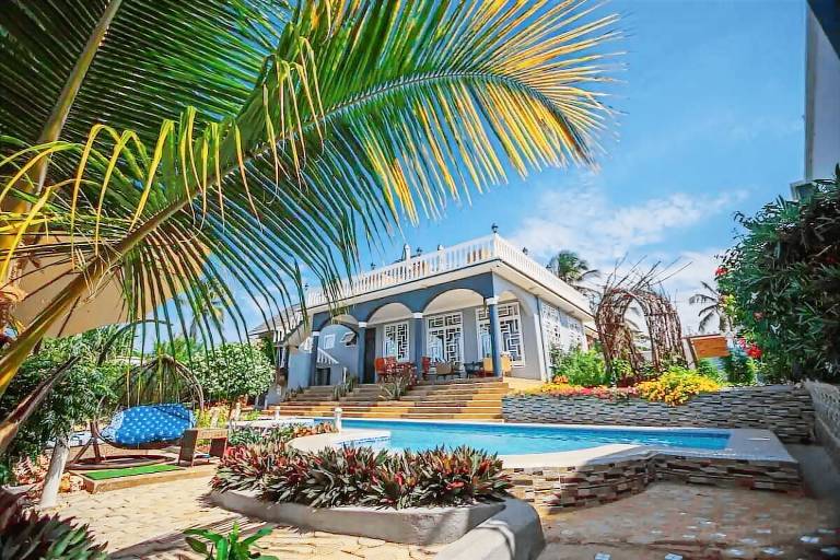 Villa Bweleo