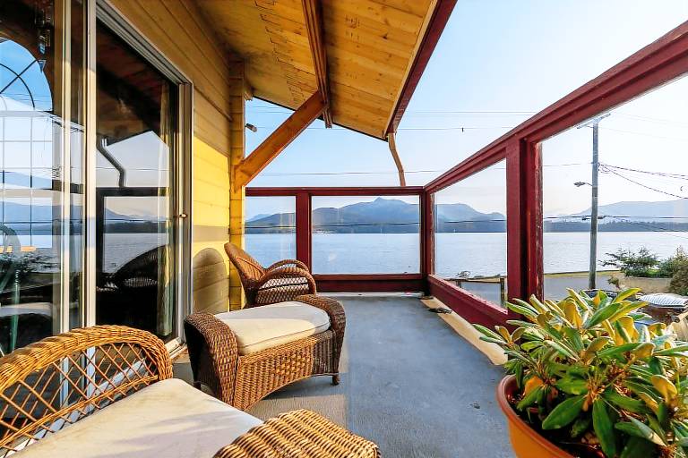 Lodge Alert Bay