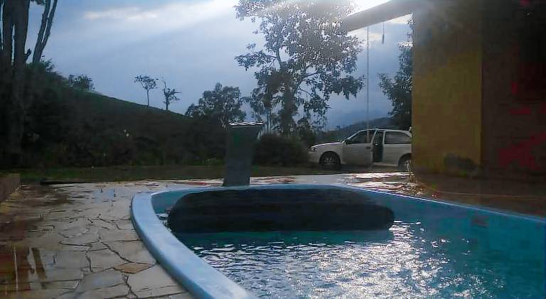 Lodge with pool, garden & BBQ | Pet-friendly — photo 4