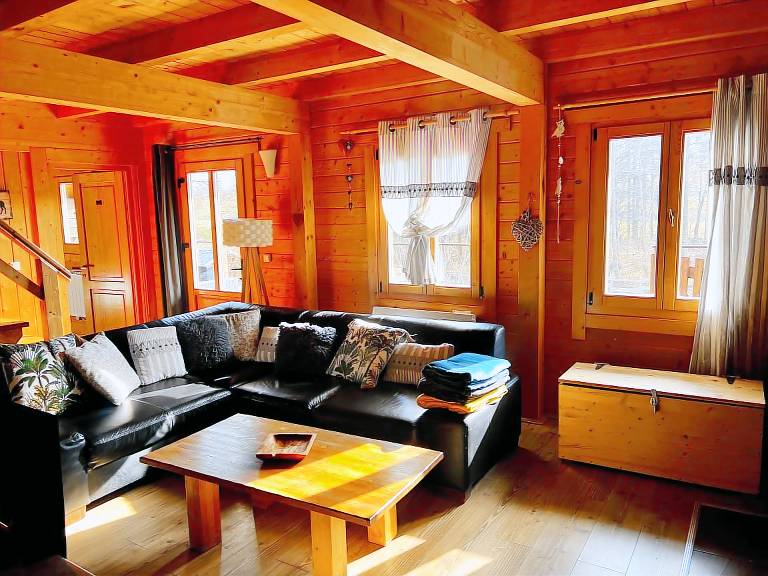 Chalet 'De Lucie et Lison' with Mountain View, Private Terrace and Wi-Fi — photo 3
