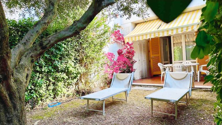 Children-friendly lovely rental apartment with garden | Garden view | Dogs allowed — photo 2