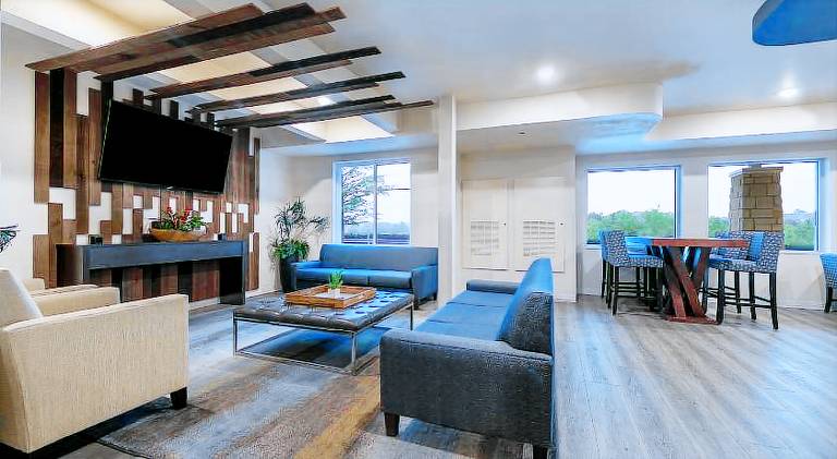 Soka Suites Dallas - Las Colinas — photo 4