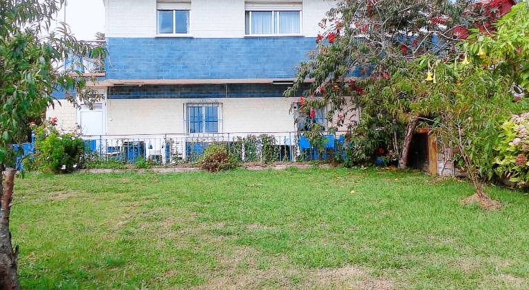 Apartment with terrace, BBQ & yard in Llanes