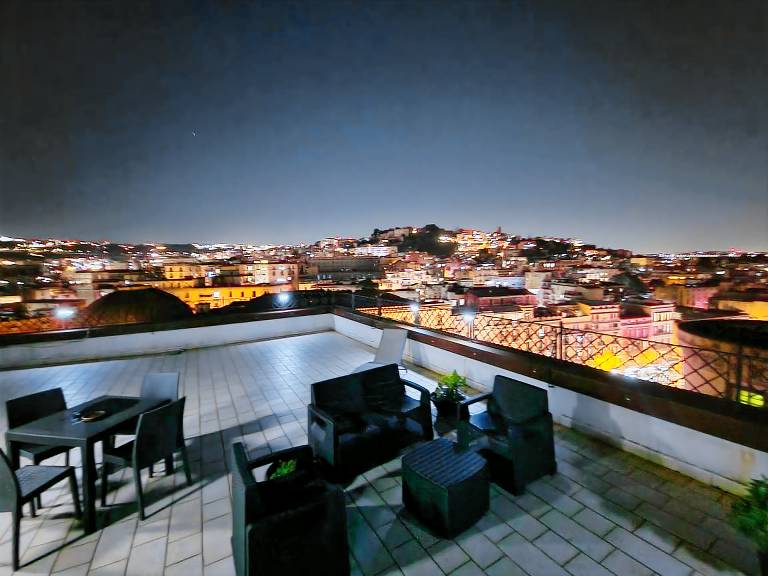 Child-friendly apartment with terrace | Next to Naples Cathedral | City view | Good for workation | Pets are welcome in Naples