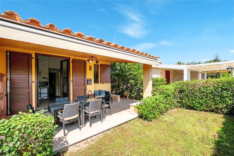 Holiday Home Casa Cò with Sea View, Garden, Terrace & Wi-Fi in Muravera