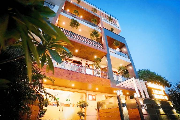 Vacation home with patio & barbeque in Gurugram