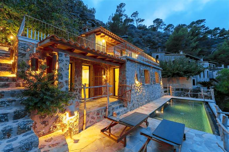 Cottage  Llucalcari