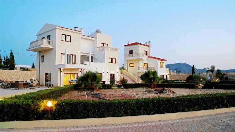 Azzuro Villa with private pool by Checkin in Heraklion