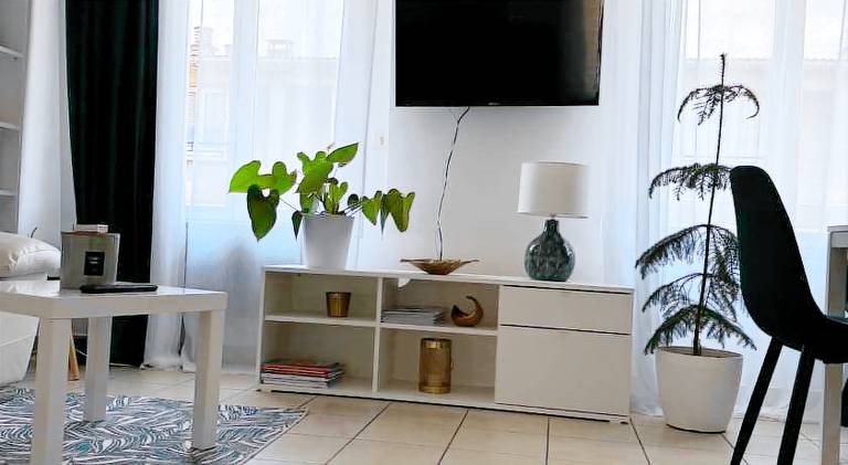 Rental apartment with terrace in Aulnay-sous-Bois