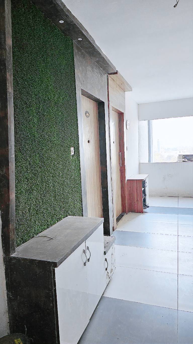 Apartment with garden — photo 3