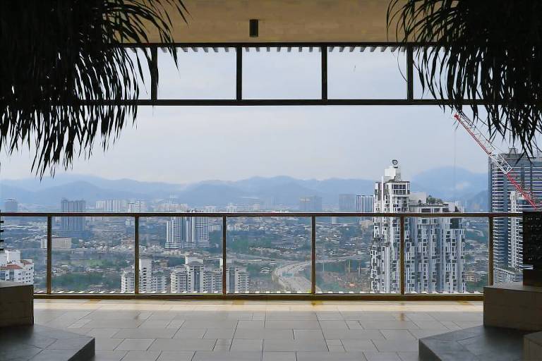 Rental apartment with pool, jacuzzi & yard | Good for workation — photo 3