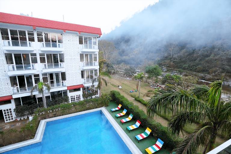 Avenue 18 Resort
