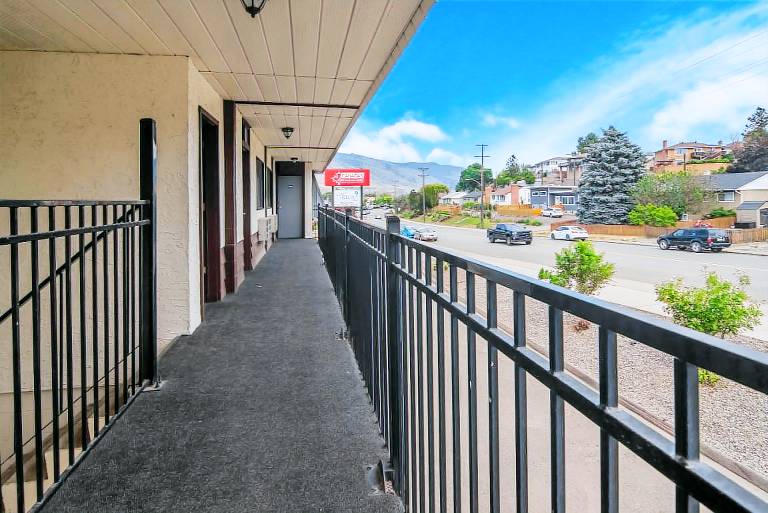 CANADAS BEST VALUE INN & SUITES KAMLOOPS — photo 2
