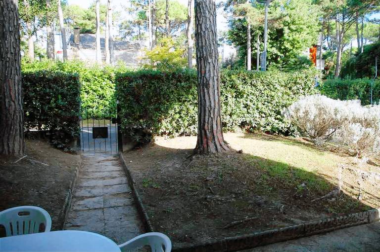 Rental apartment with garden — photo 2