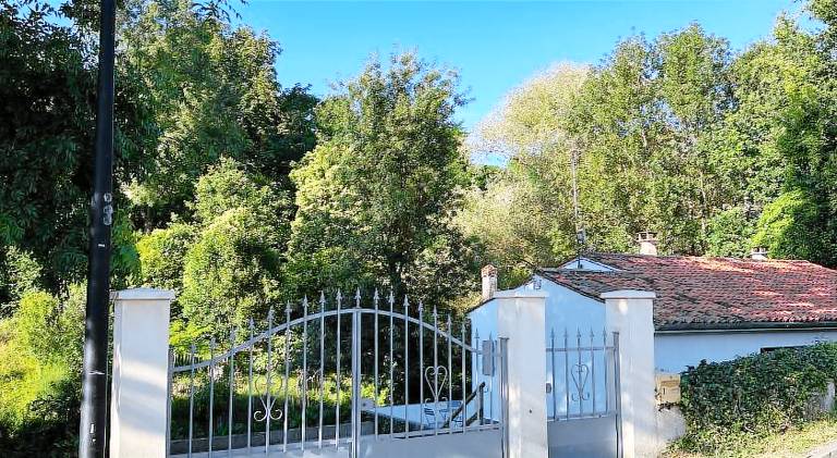 Vacation home with 2 rooms for 5 persons in Saintes