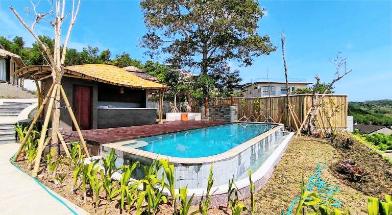 Tent with terrace, yard & pool — photo 5