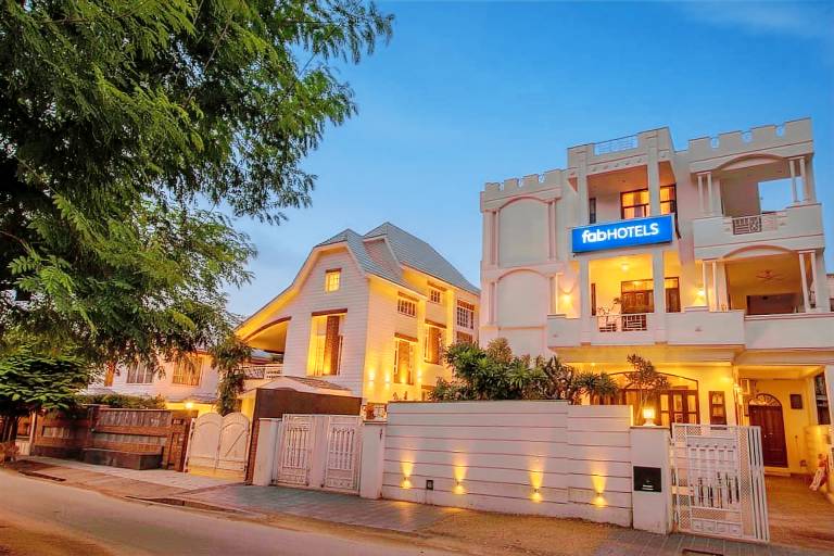 FabHotel Jaipur Villa