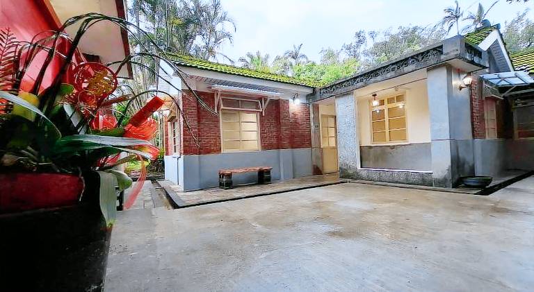 House with yard, barbeque & hot tub | Suitable for remote work | Dogs allowed — photo 3