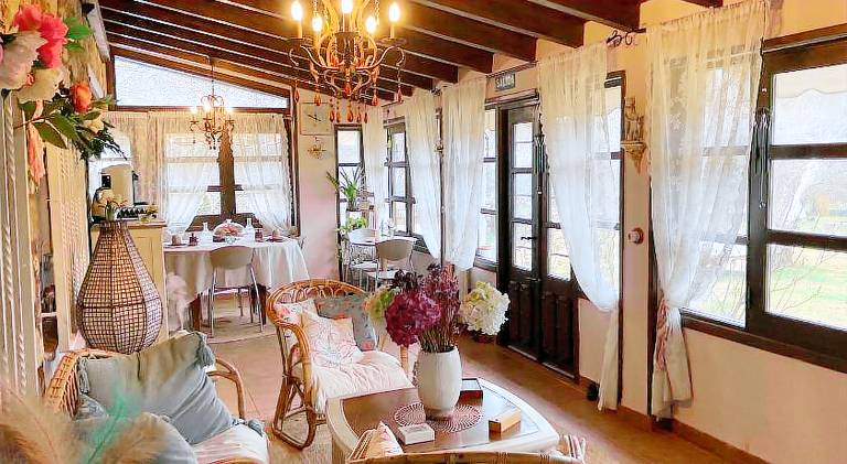Lodge with terrace, yard & private pool | Good for workation | Pets allowed — photo 3