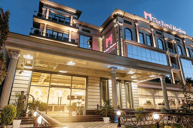 The Royal Mezbon Hotel & SPA