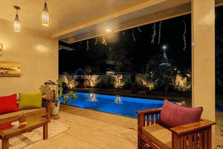 House with yard, grill & pool — photo 2