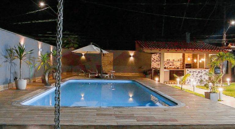 House with pool — photo 2