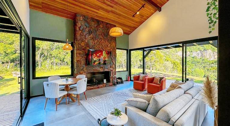 Charming chalet with jacuzzi | Pets are welcome — photo 2
