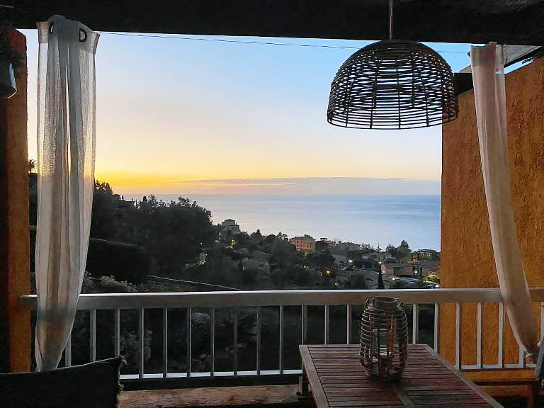 Apartment 'Vue Mer Et Jardin' with Sea View, Wi-Fi and Air Conditioning — photo 4